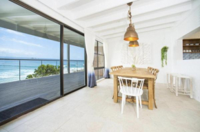 Fuller Holidays - Jane's on Wategos Villa 1, 37 Marine Parade - 3 Bed Villa